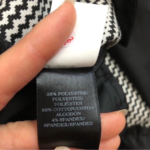 Ann Taylor Black White Chevron Boardwalk Short - Picture 8 of 10